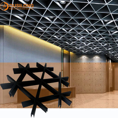 Het Netplafond van het galerij Driehoekige Metaal van het het Plafond Decoratieve Aluminium/Aluminium van de de Bouwmuur Profielmaterialen