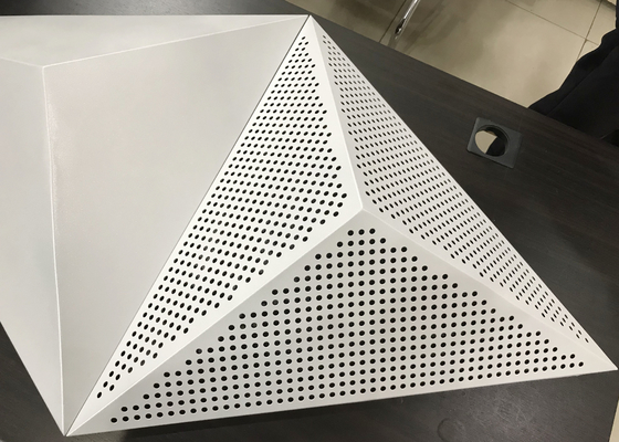 Geperforeerde 3D Onverwachte Klem in Plafondsysteem voor het Akoestische Geluiddempende Comité van het Muurplafond