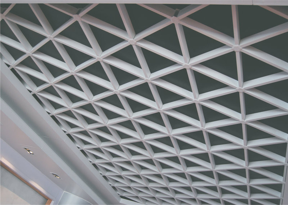 de opgeschorte decoratieve Driehoek van het het Plafondaluminium van het Metaalnet voor stadions/metro