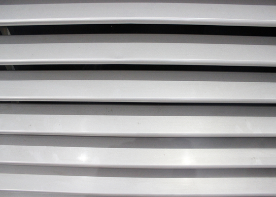 Horizontale Verticale van het de Schaduwsysteem van de Aluminiumzon SGS ISO voor ventilatie/Muurvoorgevels