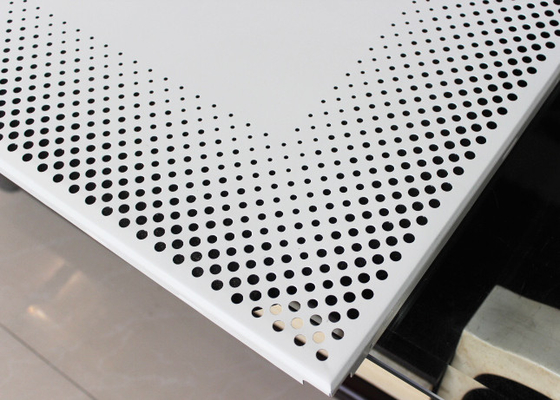 De aluminiumklem in Plafondcomité betegelt 0.7mm Ronde Gatenperforatie ISO9001