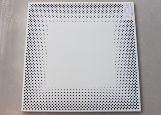 De witte Geperforeerde tegels van het Metaalplafond Tegular van Ponsengaten PA6012T