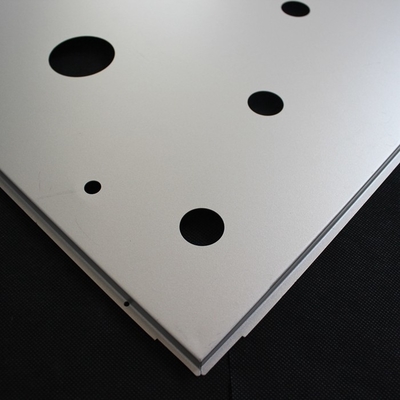 Modern Geperforeerd Antiroestaluminium Gegalvaniseerd de Opschortingssysteem 595x595mm van het Staalplafond