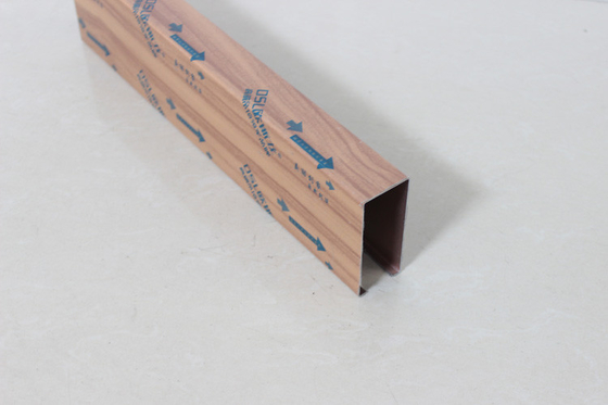 De houten Lineaire Daling van het Kleurenaluminium onderaan U-vormige Plafondtegels
